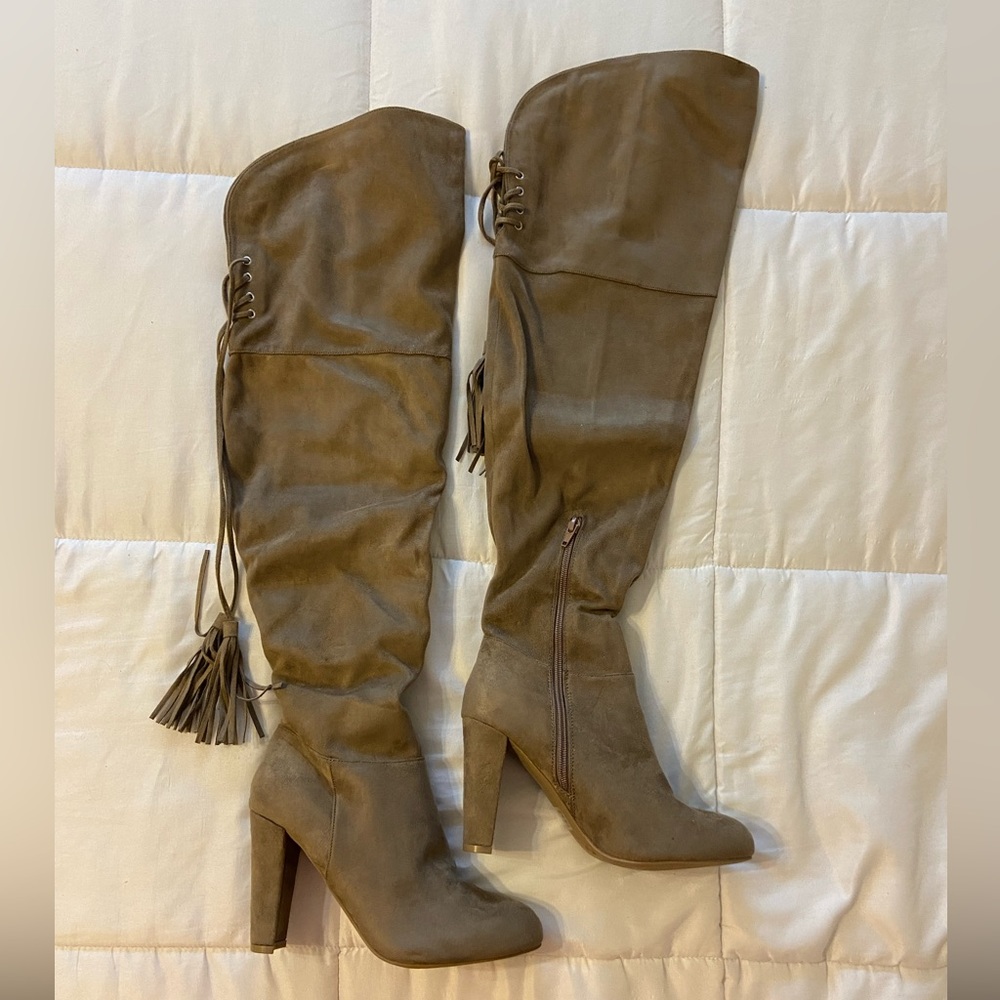 NWOT Charlotte Russe Tan Knee-High Boots. Size 9